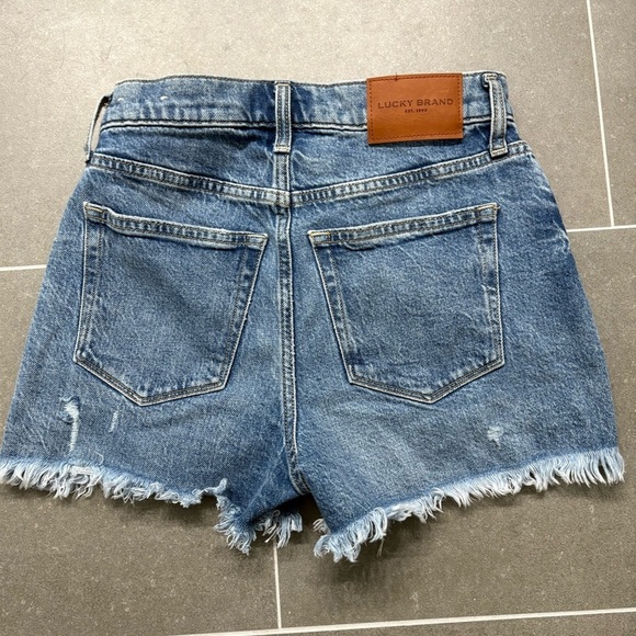LUCKY BRAND HIGH RISE BUTTON FLY JEAN SHORTS - Picture 2 of 4